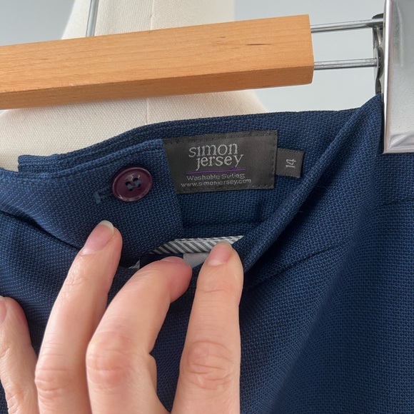 Simon Jersey | Navy Blue Skirt - Picture 3 of 4